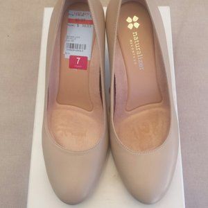 Naturalizer Michelle Platform Pump 7N